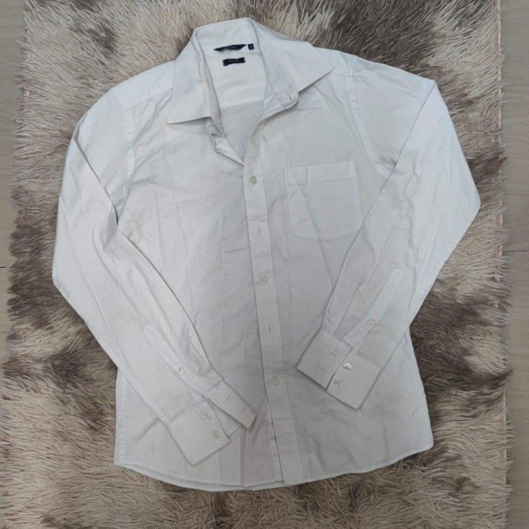 PLAIN WHITE LONG SLEEVE - SAHARA BRAND (Category: Tshirts & Polo Shirts ) located in Manila. Submitted by stevendj26 (Listing ID 1241933682, Image 1). Description: Condition: Like New Color Rate: 9.5/10 Best fit: XS-S Size: L 68cm X Shoulder 38cmX Sleeves 60cm RFS: Decluttering.
