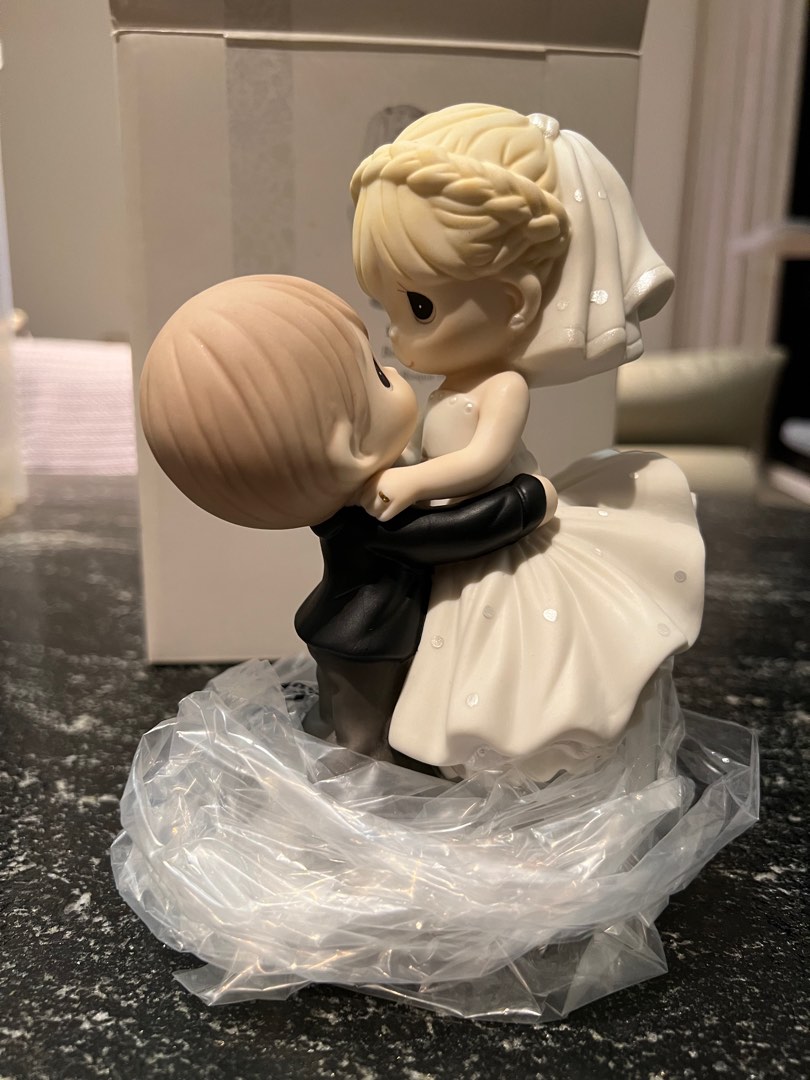 Precious Moments ''From This Day Forward'' Wedding Couple Holding Hands  Figurine