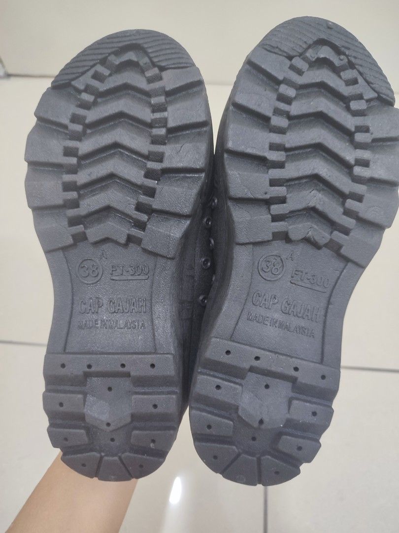 Cap gajah cheap rubber shoes