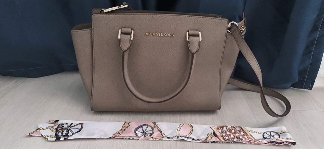 SALE Michael Kors Bag Women s Fashion Bags Wallets Tote Bags