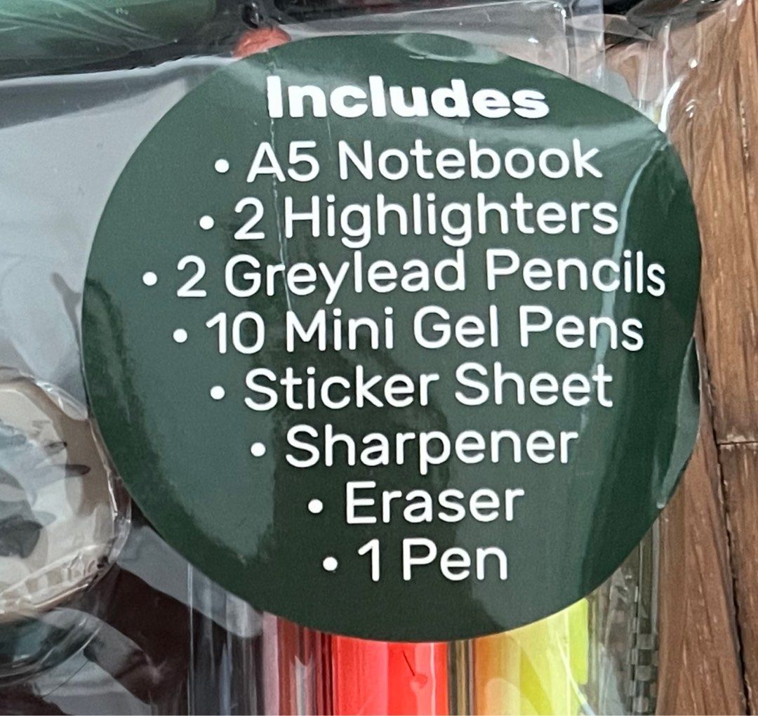 Smiggle stationery set (Category: Stationery & School Supplies) located in Singapore. Submitted by mulberry811 (Listing ID 1241756466, Image 2). Description: Brand new dinosaur stationery set .