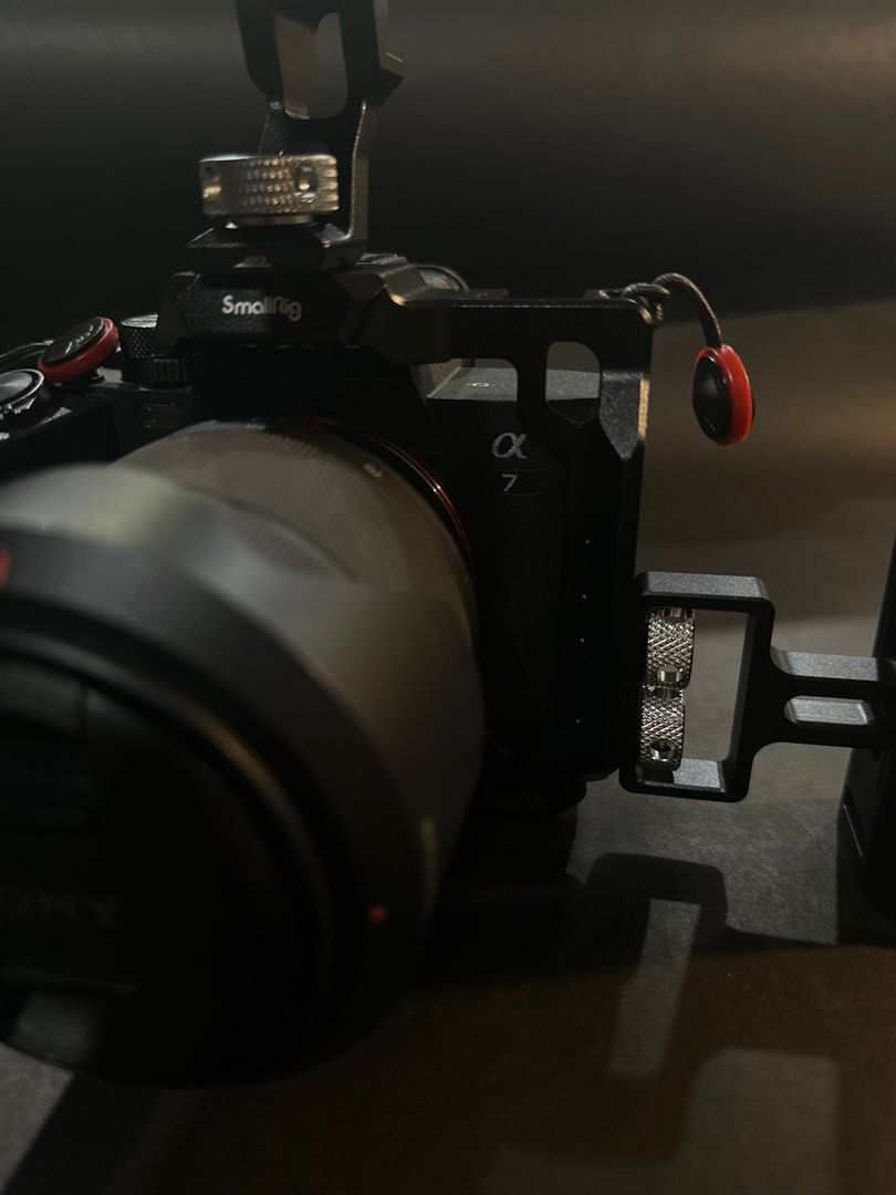 Sony A7iv (For Rent) (Category: Video Cameras) located in Makati City. Submitted by ercelavanzado (Listing ID 1241930795, Image 3). Description: Inclusions - Sony A7iv - Sony FE 28 - 70 Lens - Smallrig Cage Set - 2 SD Cards - 2 Batteries + Charger - Hard Case Multiple Days are discounted..
