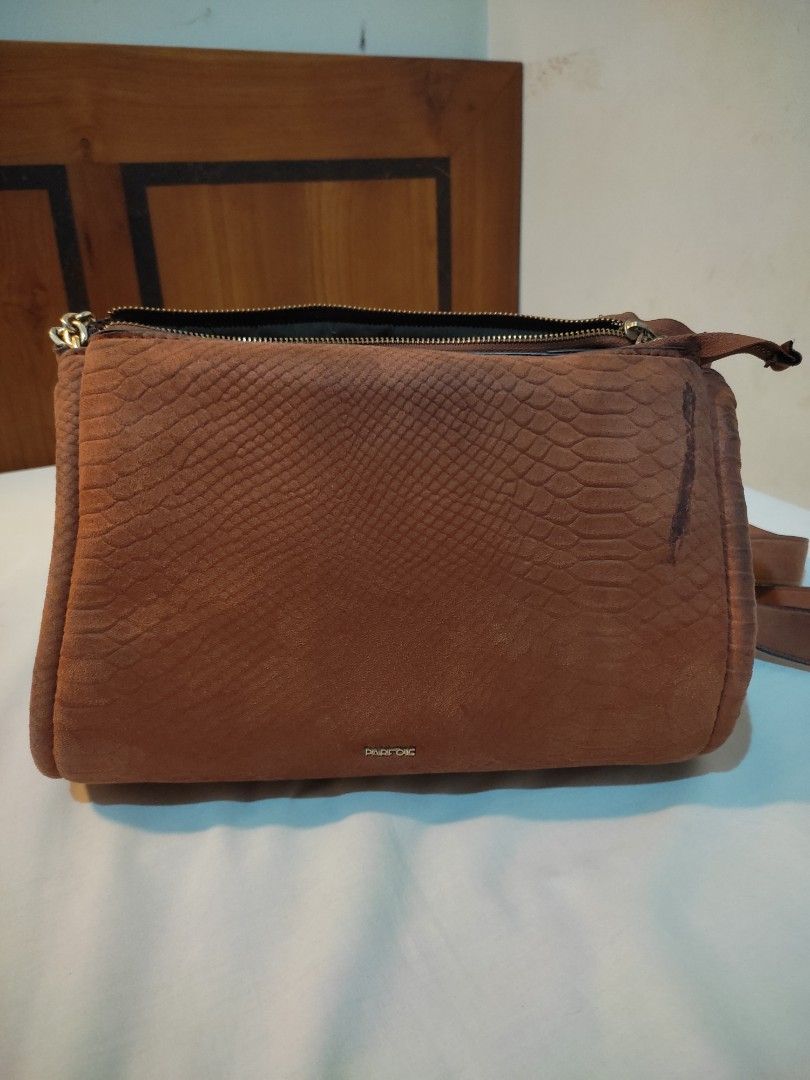 Tas parfois store