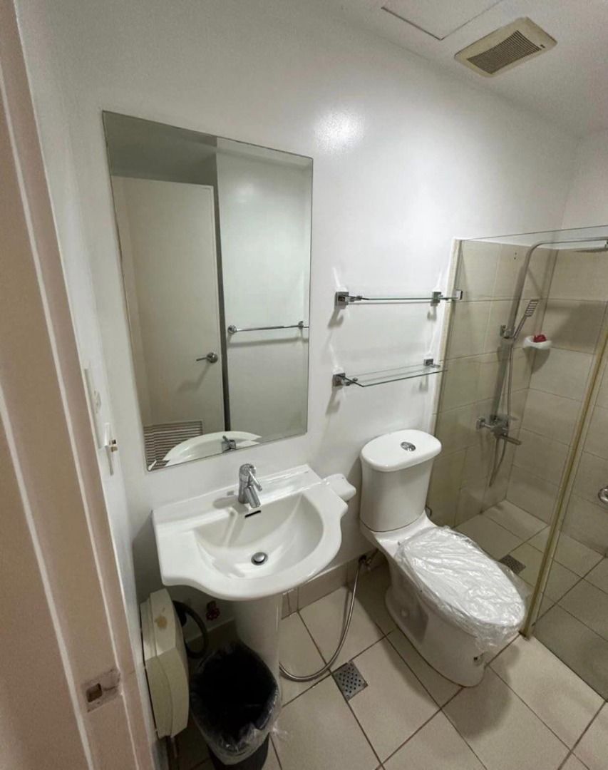 THE GRAND MIDORI MAKATI on Carousell