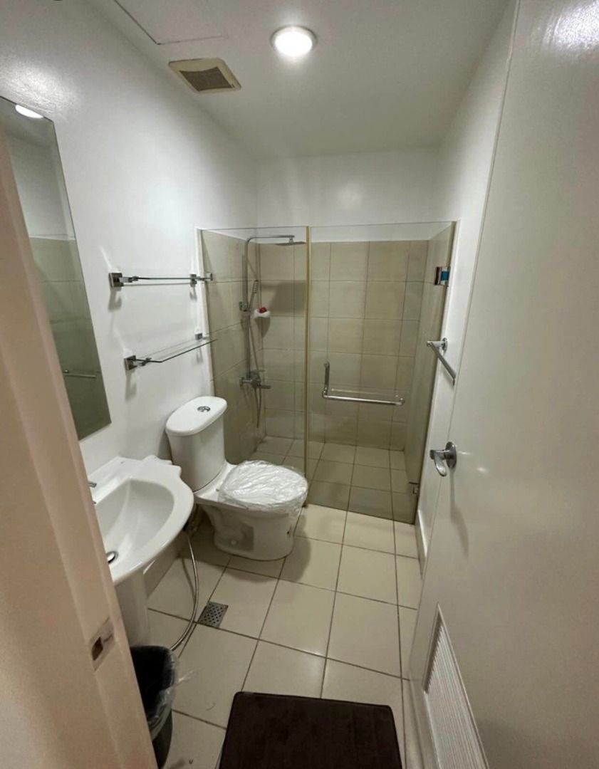 THE GRAND MIDORI MAKATI on Carousell