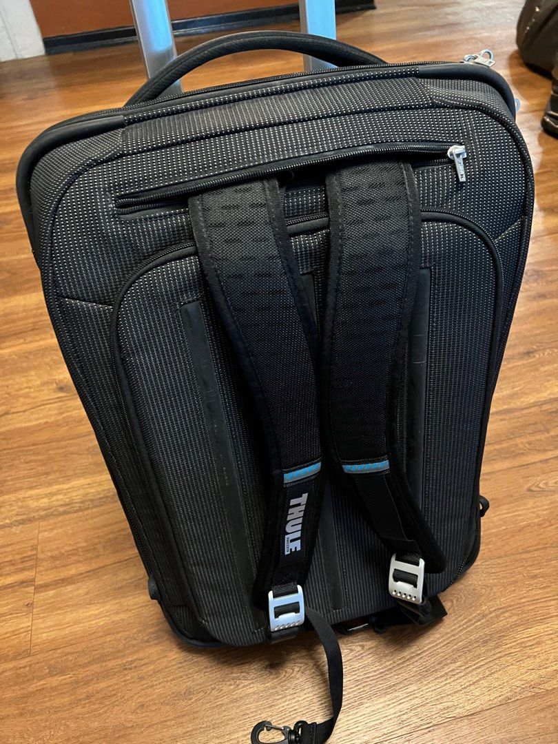Thule luggage trolley bag, Sports Equipment, Other Sports Equipment and