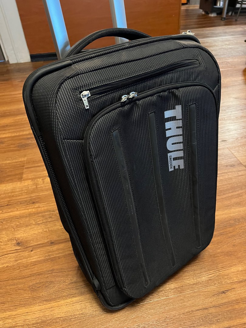 Thule luggage trolley bag, Sports Equipment, Other Sports Equipment and