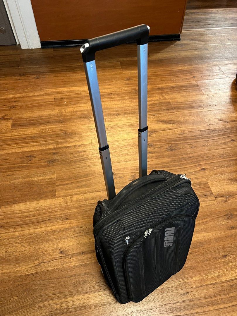 Thule luggage trolley bag, Sports Equipment, Other Sports Equipment and