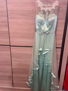 Tiffany 綠禮服（有點受傷）