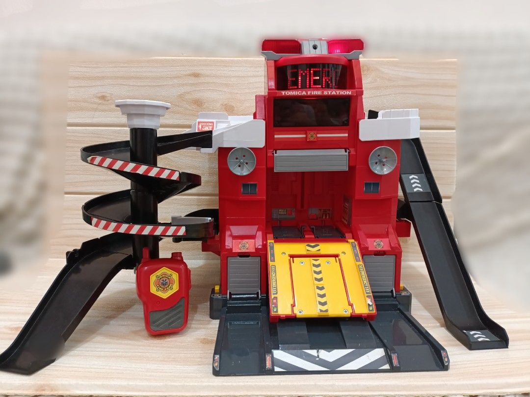 Tomica fire station store