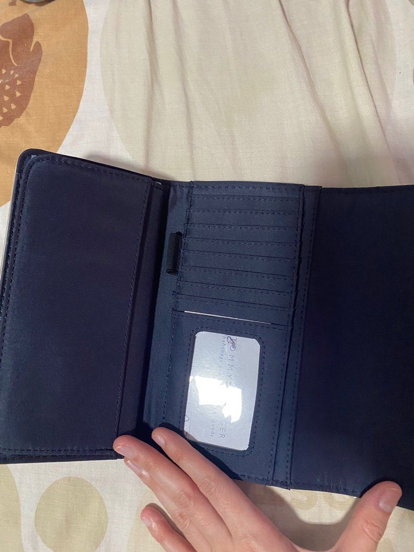 Tommy hilfiger wallet (Category: Wallets & Card holders) located in Pasig City. Submitted by cjdlcmp (Listing ID 1240729673, Image 3). Description: Og price: 78 usd or 4360 php.