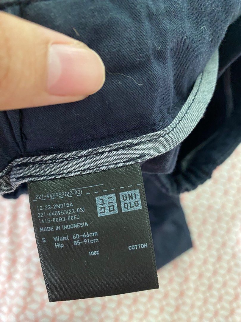 Uniqlo Chino Shorts (Category: Shorts) located in Paranaque City. Submitted by coconati (Listing ID 1241782334, Image 3). Description: - i great condition and can pass as brand new - rfs: too small on me already - mop: gcash, bdo.