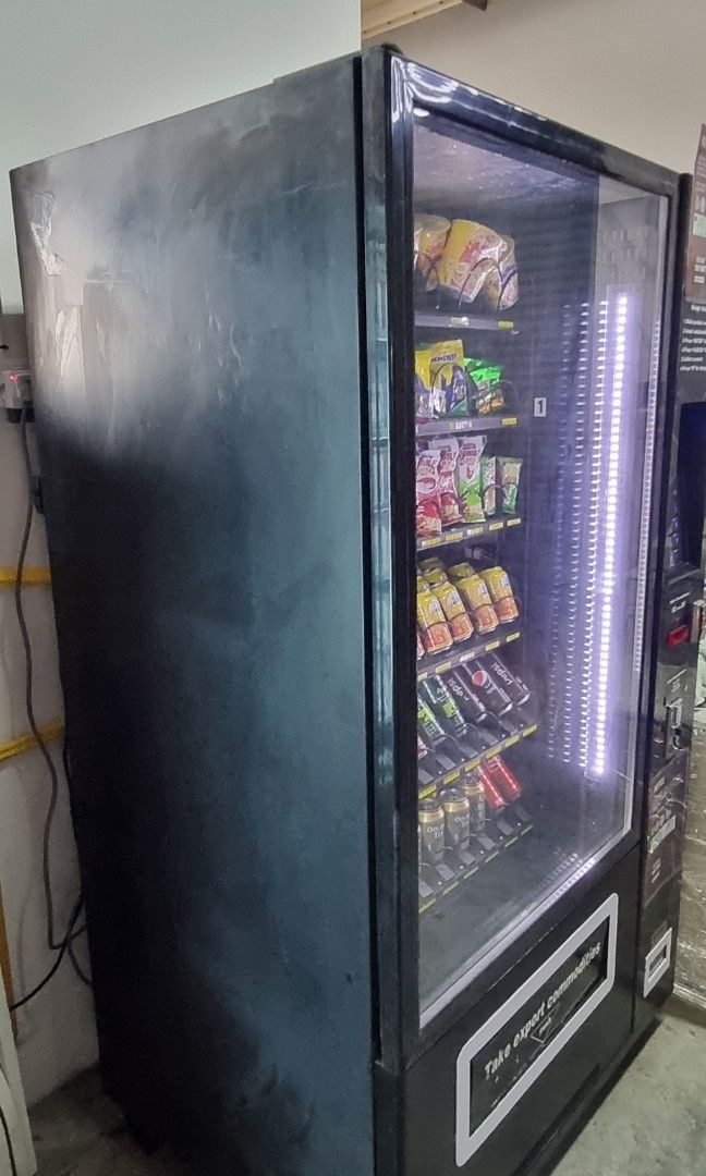 Used Vending Machine for Sale, Everything Else on Carousell