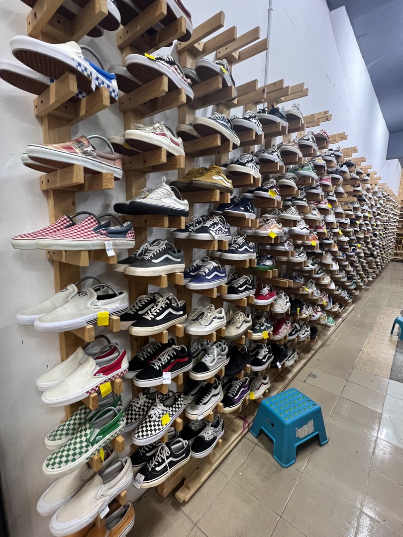Vans shop marquee mall