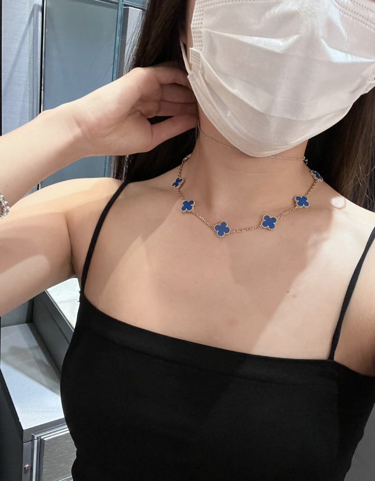 Vca 10 store motif necklace