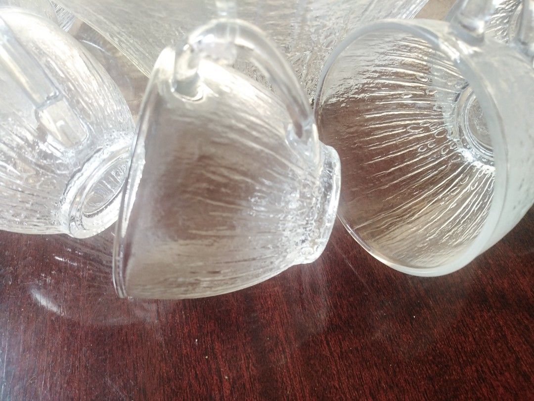 Vintage Punch Bowl Set (Category: Vases & Decorative Bowls) located in Marikina City. Submitted by jesus1smysavi0r (Listing ID 1241835965, Image 3). Description: Circa 90s Raindrops design Complete set 1 punch owl 1 fruit bowl 12 cups in good condition.