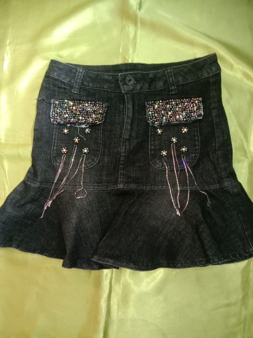 y2k Denim Skirt (size 27) (Category: Skirts) located in Mandaluyong City. Submitted by khridjc (Listing ID 1241762615, Image 1). Description: .