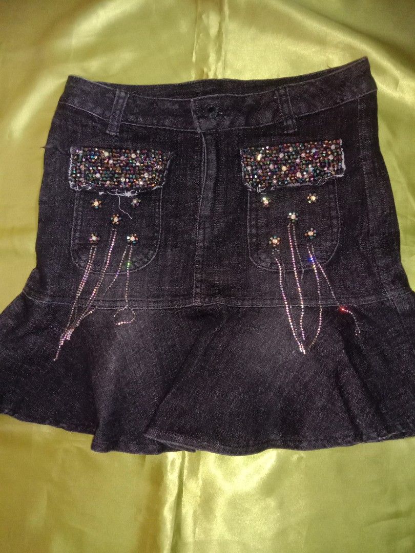 y2k Denim Skirt (size 27) (Category: Skirts) located in Mandaluyong City. Submitted by khridjc (Listing ID 1241762615, Image 2). Description: .