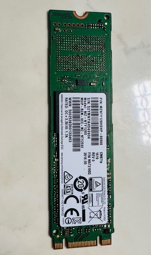 Ssd hardisk for sale (Category: Hard Disks & Thumbdrives) located in Manila. Submitted by claire_bo (Listing ID 1242002669, Image 3). Description: 128 gb ssd card nasa photos po ang description good condition galing siya dyan sa Sony Laptop bale nag upgrade lang kasi pero hindi siya masyadong nagamit.May nakainstall ng Windows 10. Pwede macheck. Pick up locatjon near Lrt Edsa Station. .