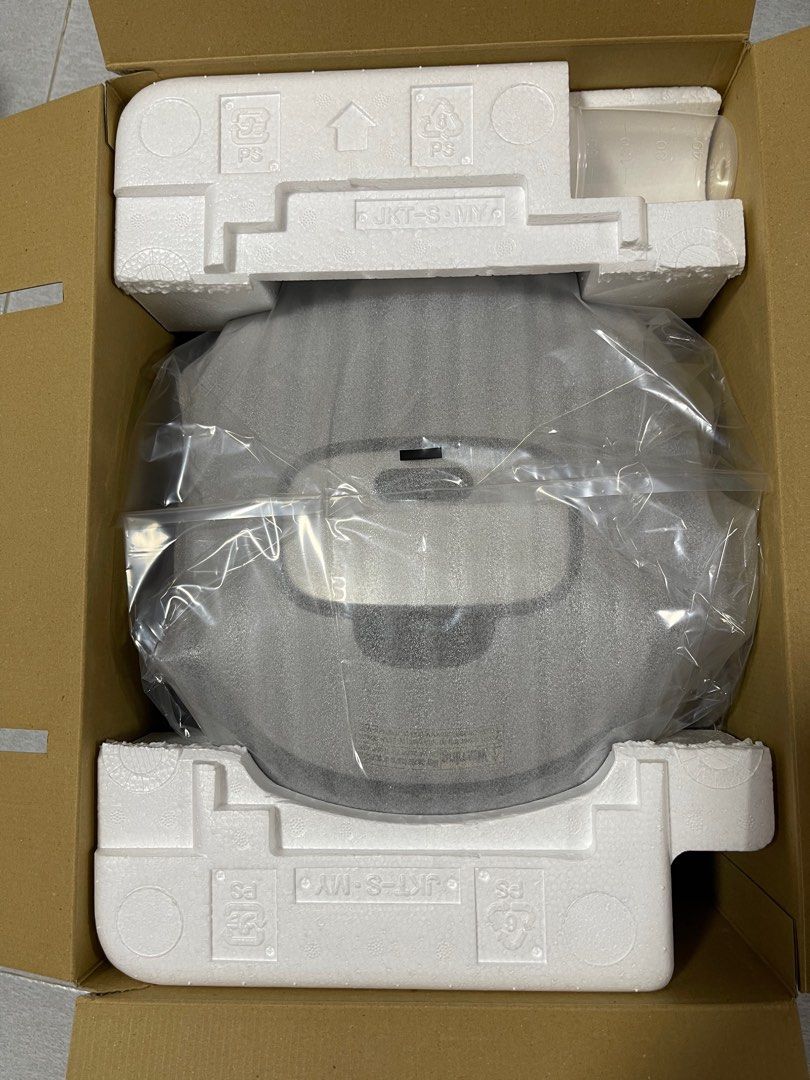 1.8L Tiger induction heating rice cooker Model JKTD18S, TV & Home