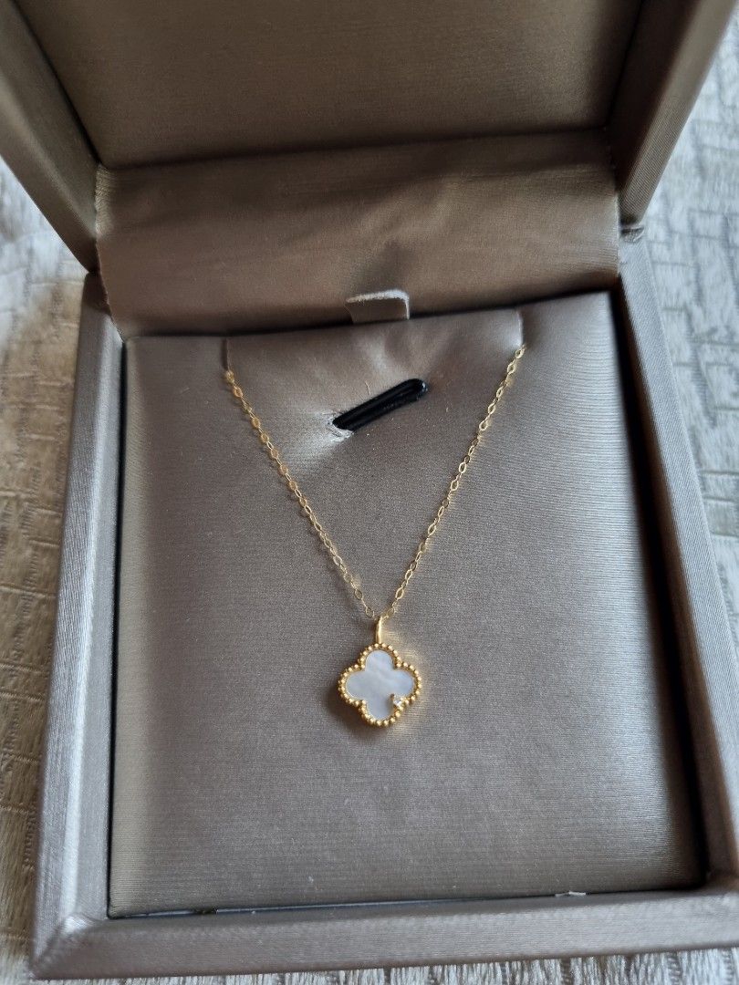 Vca on sale white necklace
