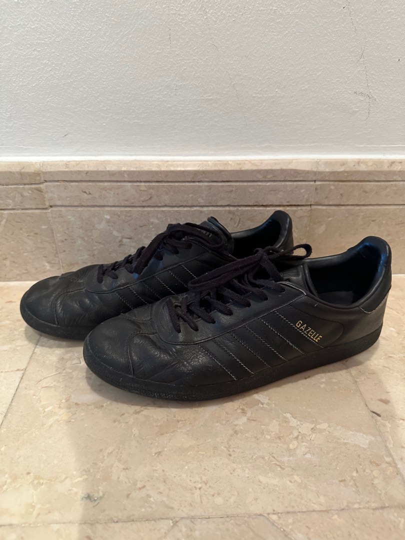 Mens all hotsell black adidas gazelle