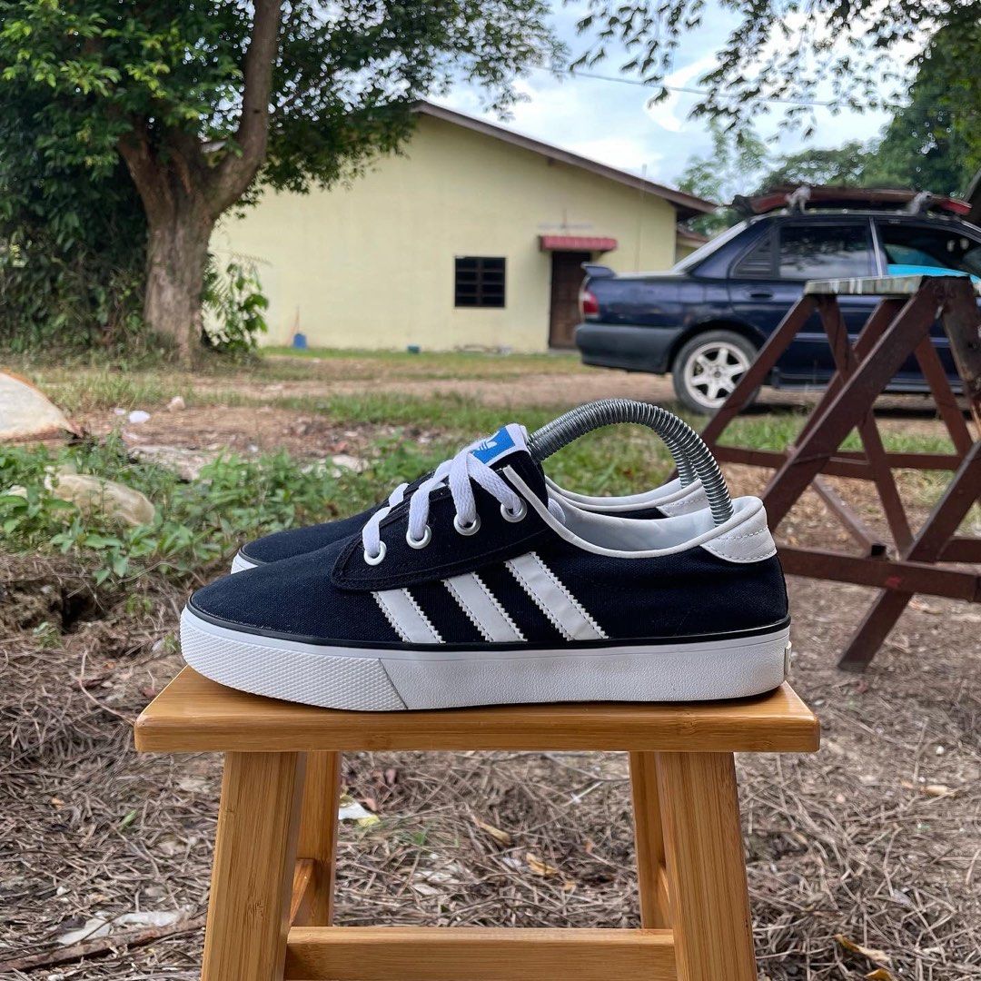 Adidas Kiel Navy White Line 6.5UK RM1OO