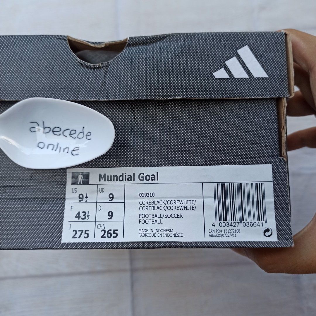ADIDAS MUNDIAL GOAL size UK 9