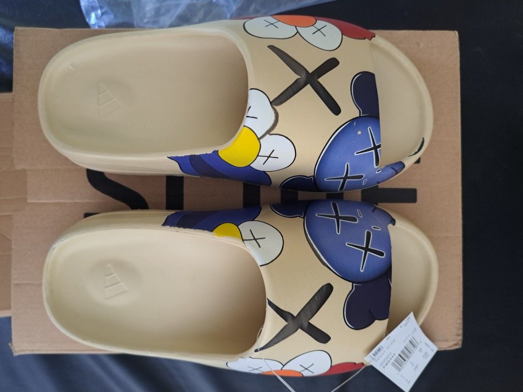 Adidas yeezy slides 2025 kaws
