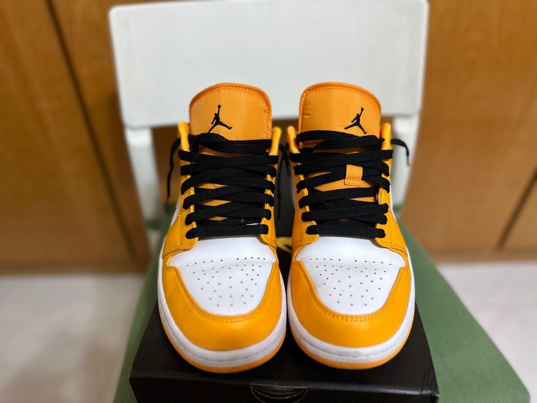 Air jordan 1 black and yellow sale