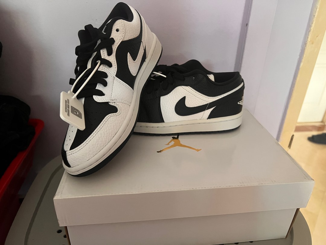 Air Jordans HOMAGE, Women's Fashion, Footwear, Sneakers on Carousell