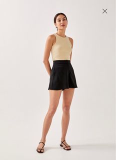(Category: ) located in . Submitted by runwayapparel (Listing ID 1242128026, Image 1). Description: .