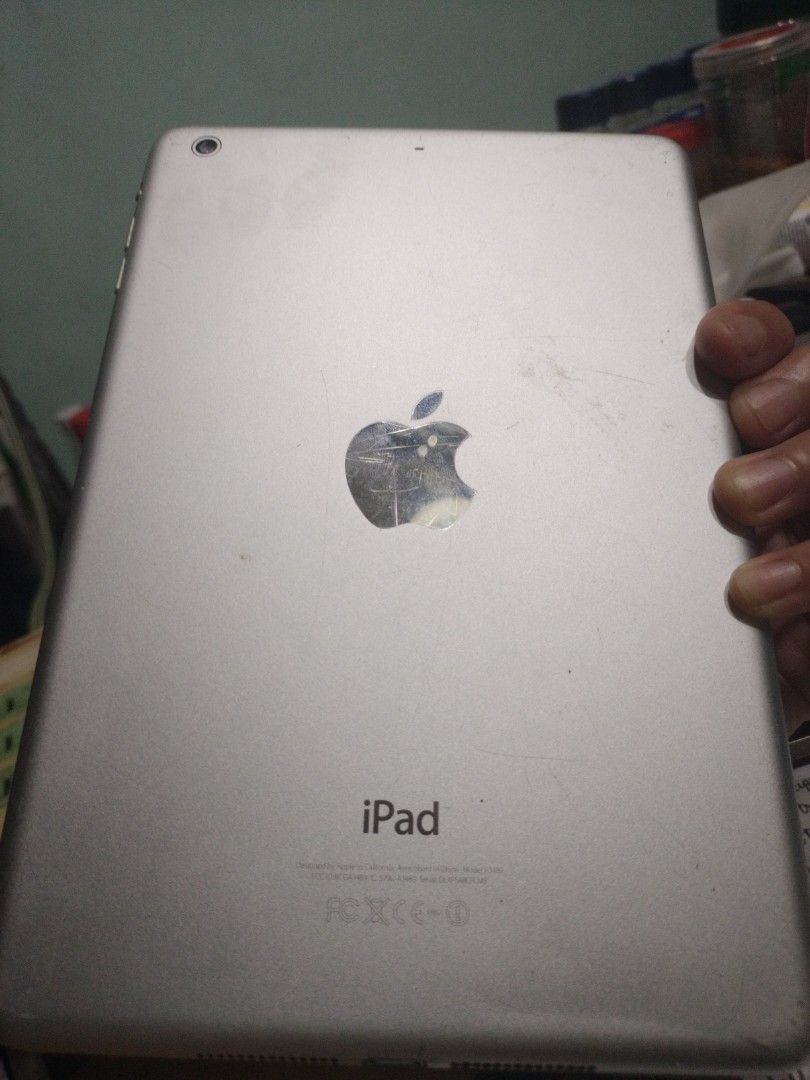 Apple Ipad (Category: iPad) located in Cavite. Submitted by indigence (Listing ID 1242009434, Image 2). Description: needs battery replacement not charging marked down rush sale.