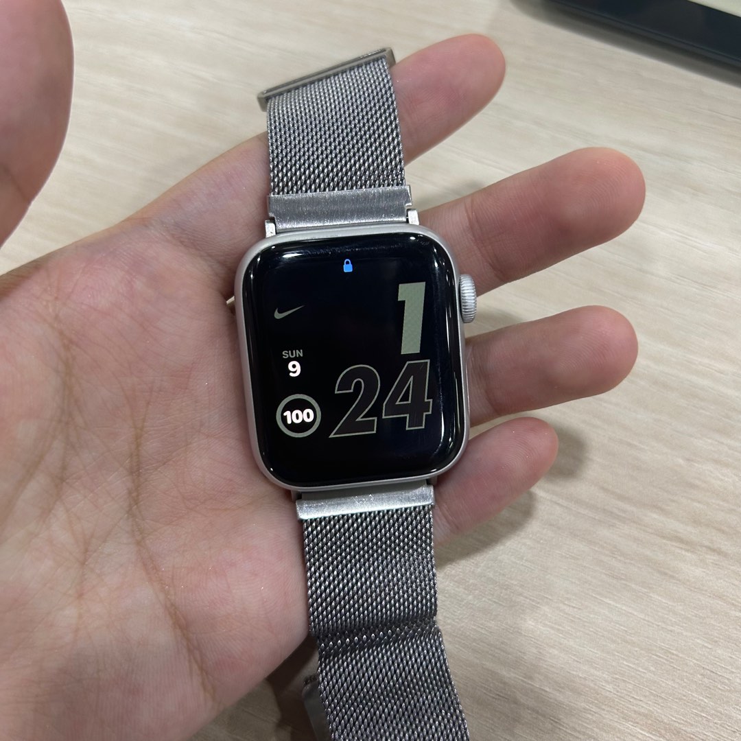 Apple Watch SE 40MM GPS + CELULLAR, Men's Fashion, Watches