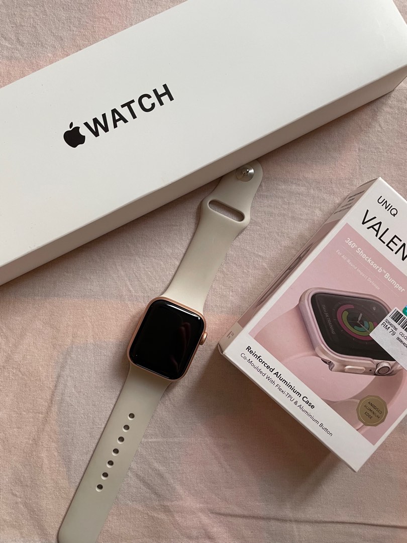 Apple Watch SE Gold Aluminium Case Starlight Sport Band 40MM