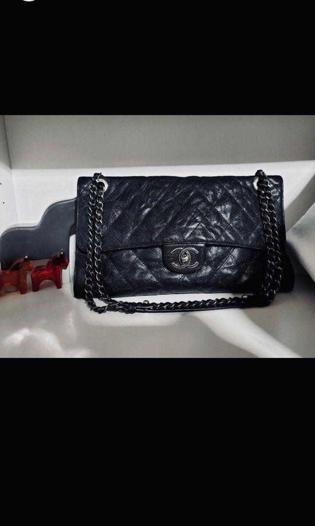 Chanel CC Crave Flap Bag Quilted Glazed Caviar Jumbo For Sale at