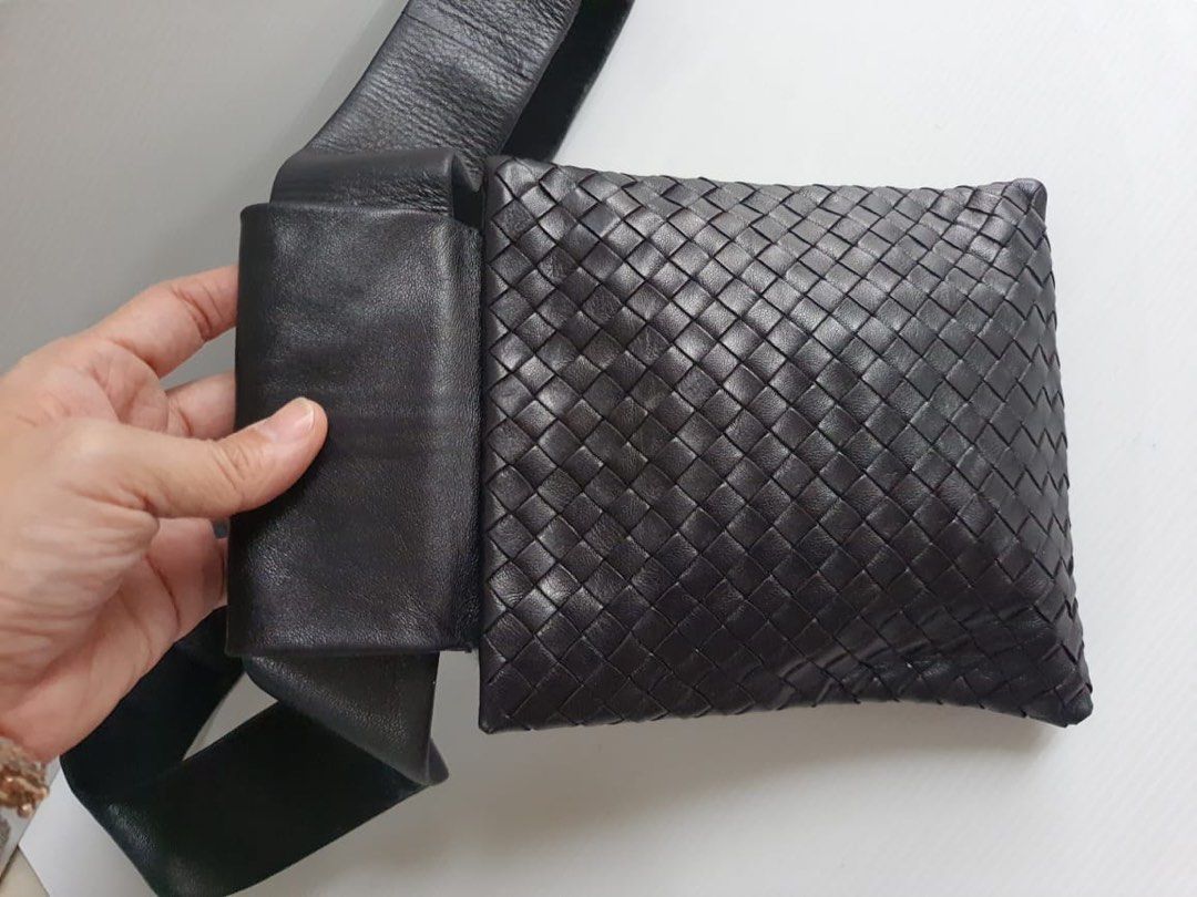 Authentic waistbag bottega veneta vintage, Fesyen Pria, Tas