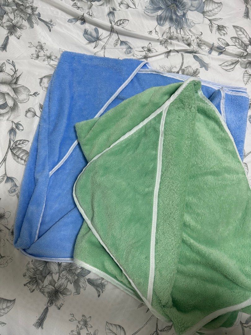 Baby Soft Bath Towel (Category: Baby Toiletries & Grooming) located in Pasay City. Submitted by archangel21 (Listing ID 1242006183, Image 2). Description: 200 each. Take both at 300 only. Available colors: Blue and Green.