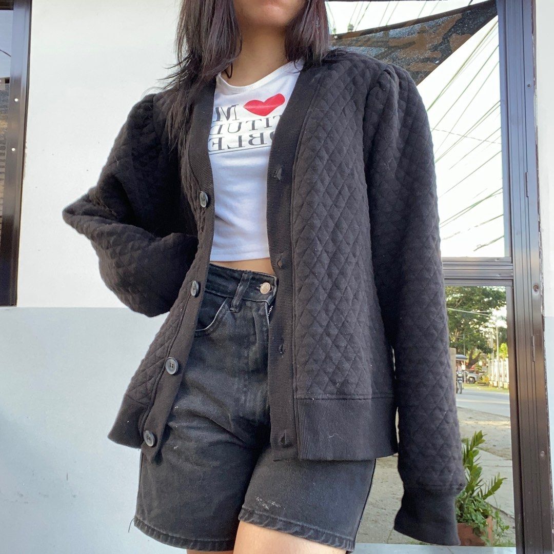 Black Aesthetic Cardigan (Minimalist) (Category: Coats, Jackets and Outerwear) located in Arayat. Submitted by kirishops (Listing ID 1242049379, Image 2). Description: 🌷fits small- large (small frame oversize) 🌷mas black na black in persom cery cute 🌷rfs: too maby cardigans and jacket Mod: shapi c/o or j and t Mop: Gcash.