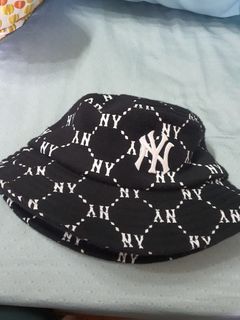 New York Yankees Classic Nylon Bucket Hat - Beige - Pomelo Fashion