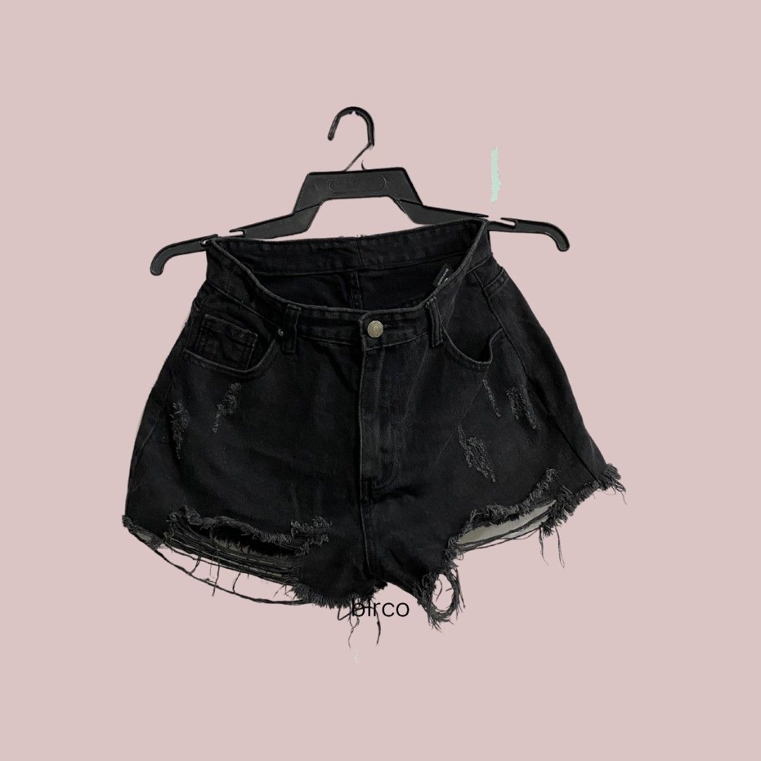 black hw tattered shorts, Women's Fashion, Bottoms, Shorts on Carousell