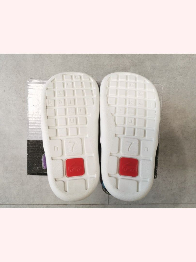Girls water discount shoes size 4