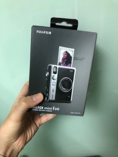 Brand New Fujifilm Instax Mini Evo 相機 即影即有