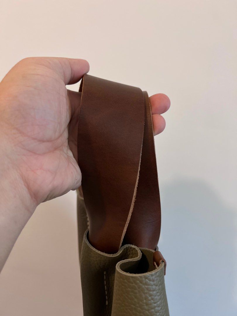 Brand New) Hender Scheme piano bag (taupe), 女裝, 手袋及銀包, Tote