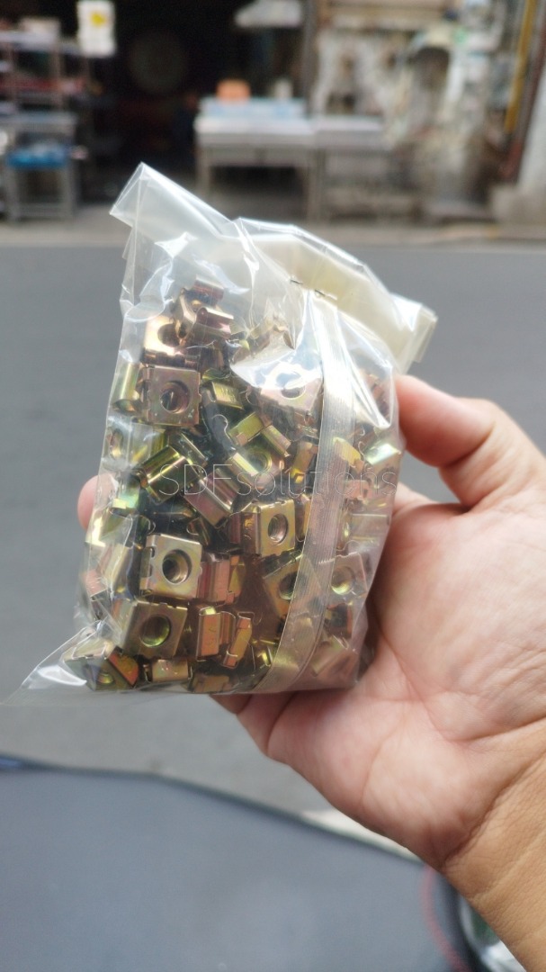 Cagenuts M5 Rack Mounting Cagenuts and Screws for Server Racks ...