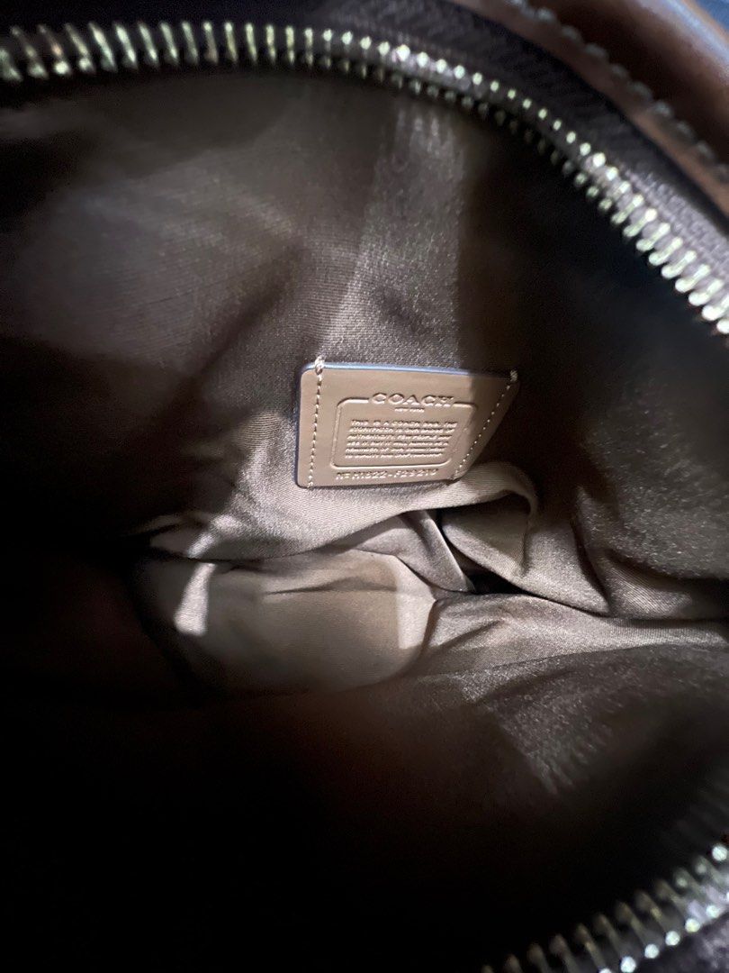 Coach Sling for women (Category: Cross-body Bags) located in Quezon City. Submitted by geesfind (Listing ID 1242147224, Image 3). Description: 100% authentic Bought in Japan.