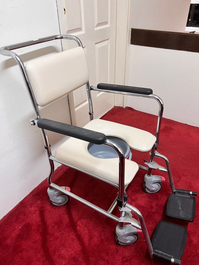 Commode wheelchair with foot pedals, paid 360, Health & Nutrition