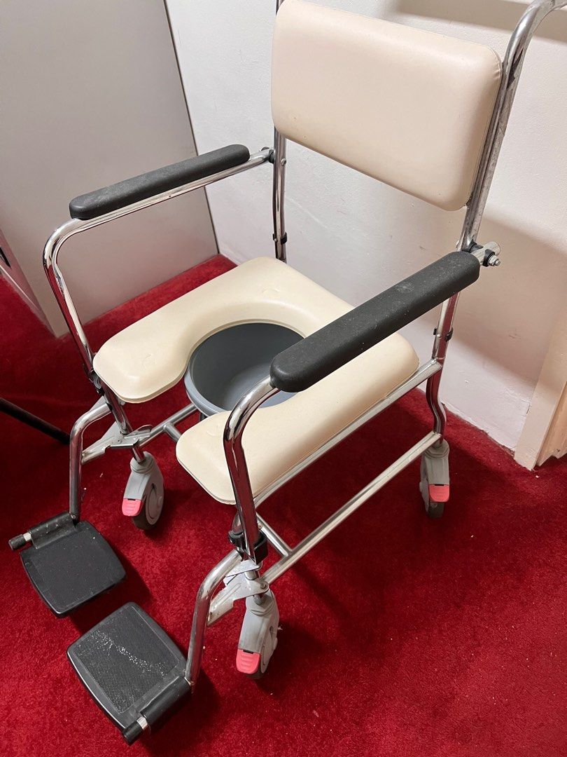 Commode wheelchair with foot pedals, paid 360, Health & Nutrition