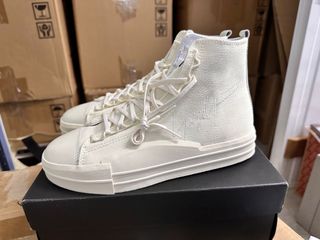 (Category: ) located in . Submitted by exsneakerhead (Listing ID 1242123052, Image 1). Description: .