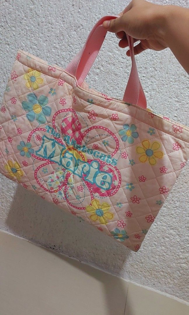Disney Marie Tela Bag (Category: Diaper Bags & Wetbags) located in Quezon City. Submitted by gracia7 (Listing ID 1242002624, Image 2). Description: newly washed may stained sa print.